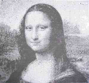 Detailgetreues Bild der Mona Lisa, in Blech gestanzt mittels PerfoART® Lochung