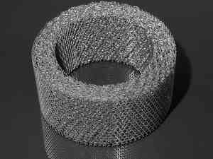 Kleines, ringförmiges Filterelement bestehend aus Drahtgestrick und einer Streckmetall Abdeckung